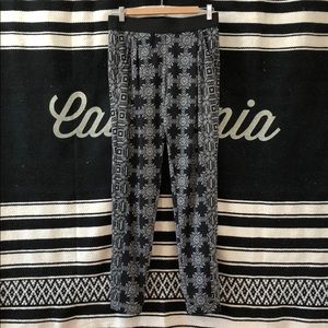 TOPSHOP Boho Patterned Jogger Pants